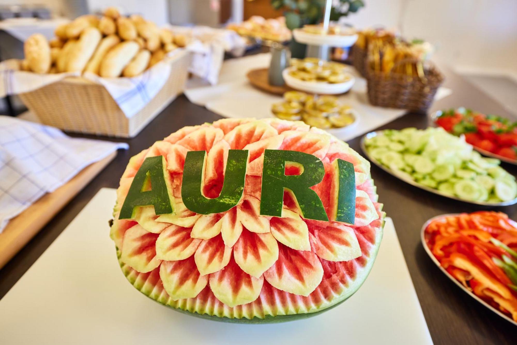 Auri Готель